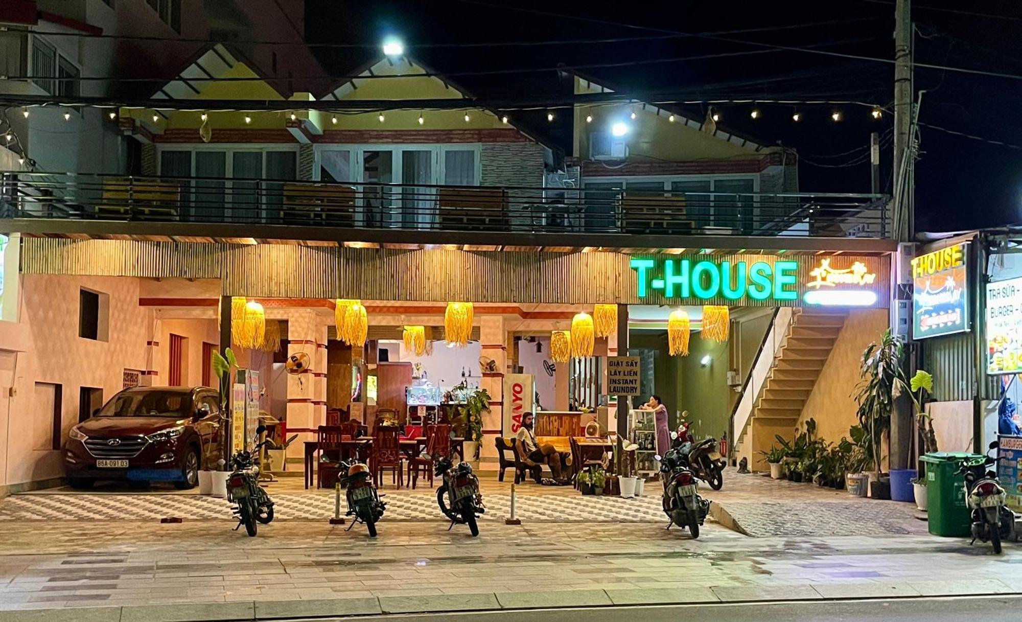 T'H Homestay Муи Не Екстериор снимка